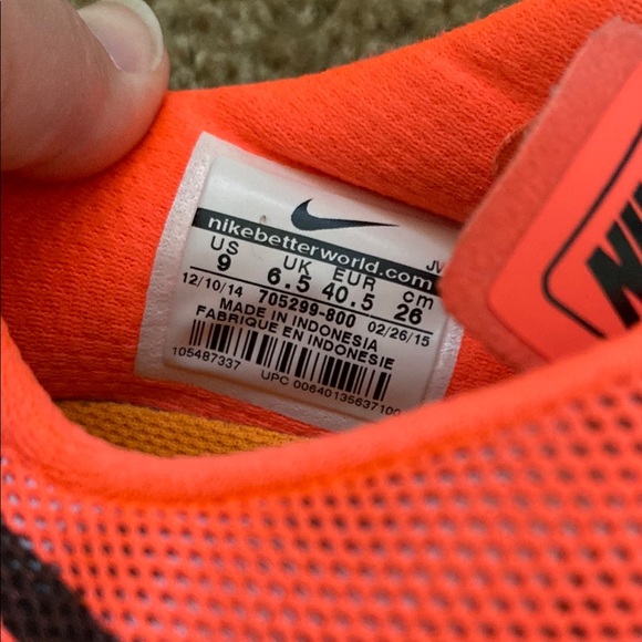 Nike Fury Sneakers size 9 - Picture 5 of 7